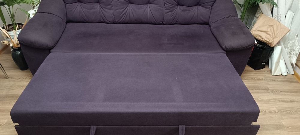 Великий розкладний диван