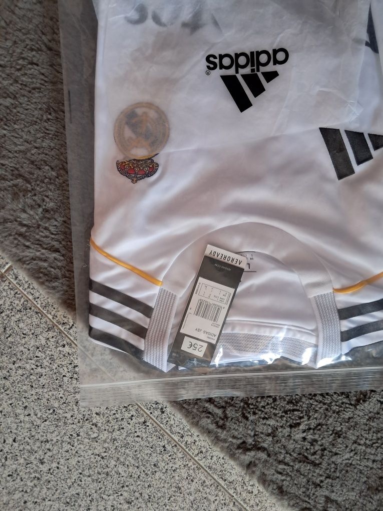 Várias  t shirt de clubes  Vários tamanhos  tenho retrô