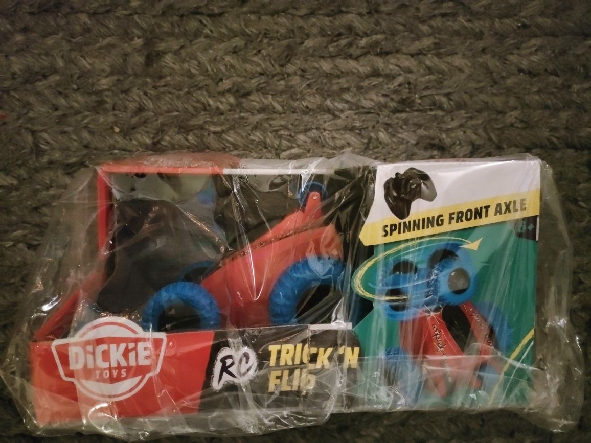 Dickie Toys Pojazd samochód Zdalnie Sterowany Rc Trick 'N Flip auto