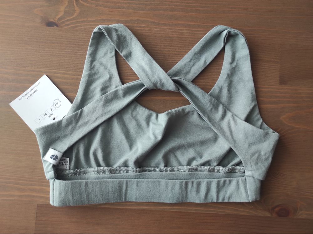 Stanik Triangle heartbeat clothing