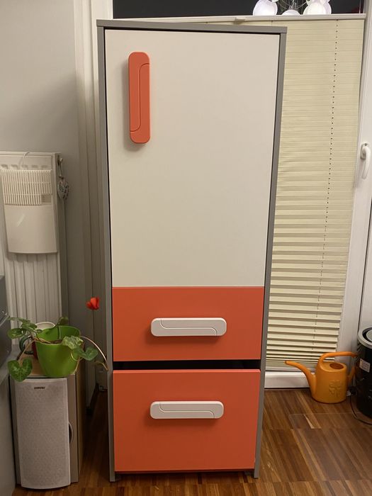 Szafa na ubrania z dwoma szufladami