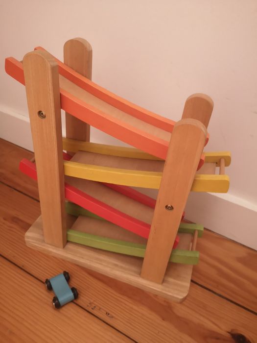 Brinquedos em Madeira