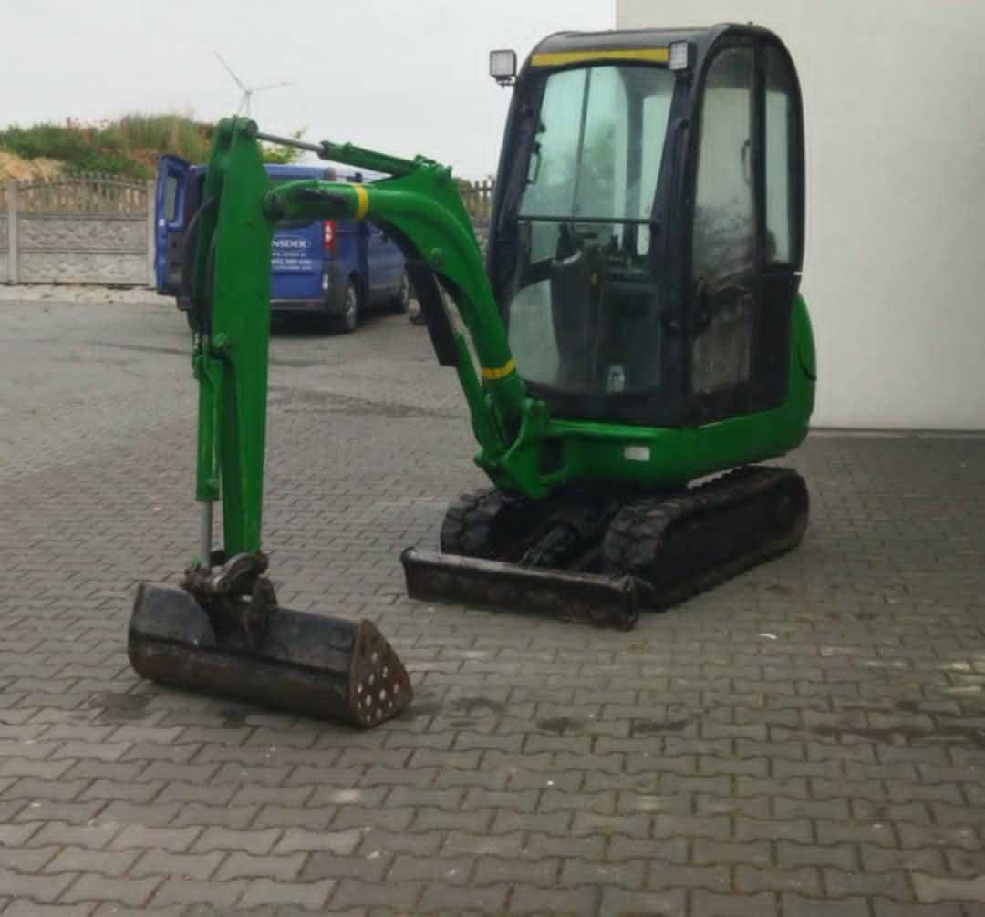 Sprzedam minikoparkę JCB 8016