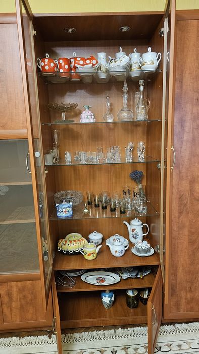 Модульна стінна шафа