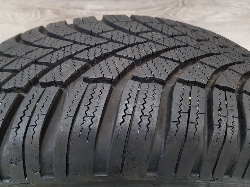 Колеса. Шини. Резина. 215/65/r16. BRIDGESTONE Blizzak LM 005