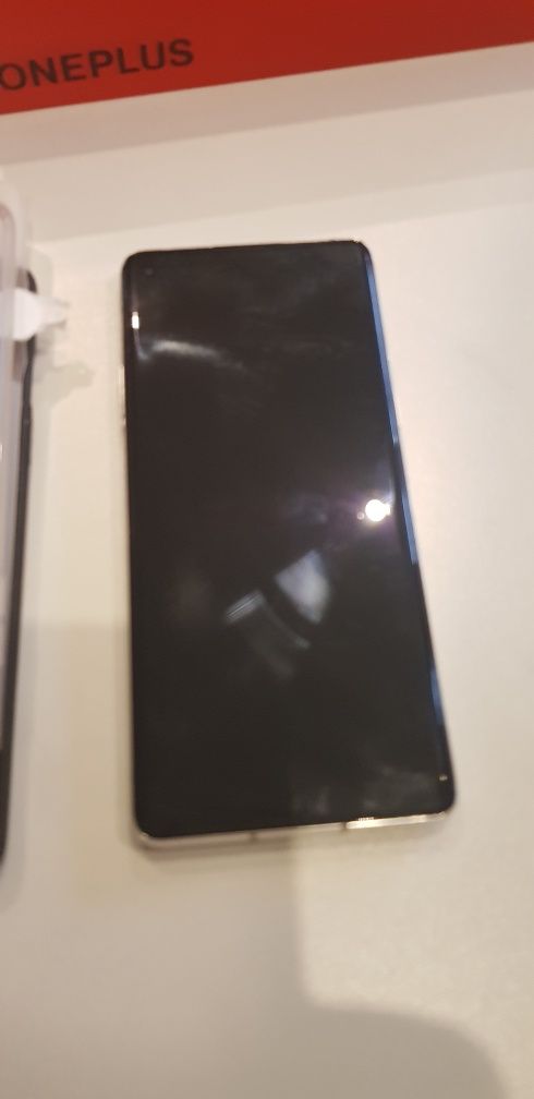 Telefon OnePlus 8 w super stanie