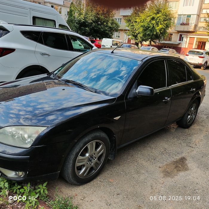 Авто у технічно гарному стані.Сів поїхав