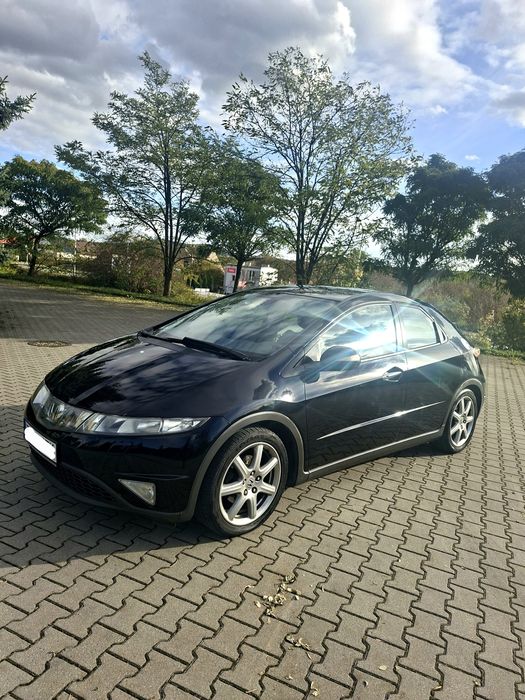 Honda Civic VIII UFO