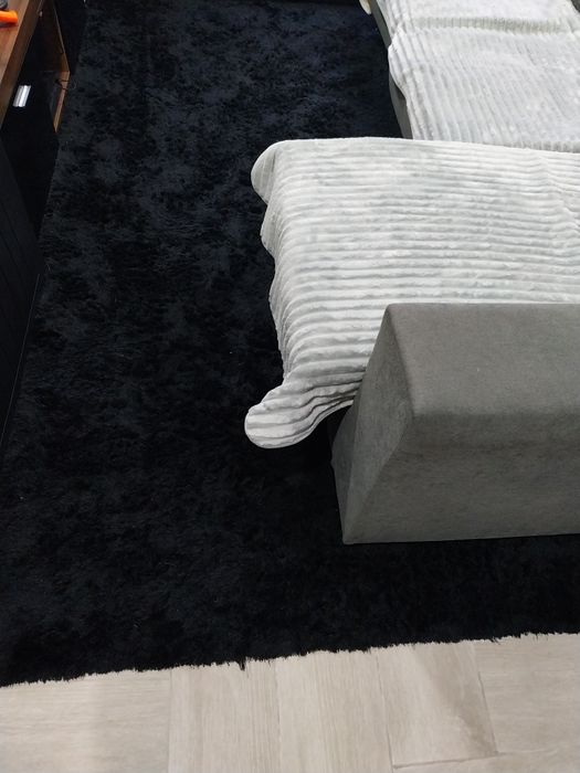 Carpete grande preta