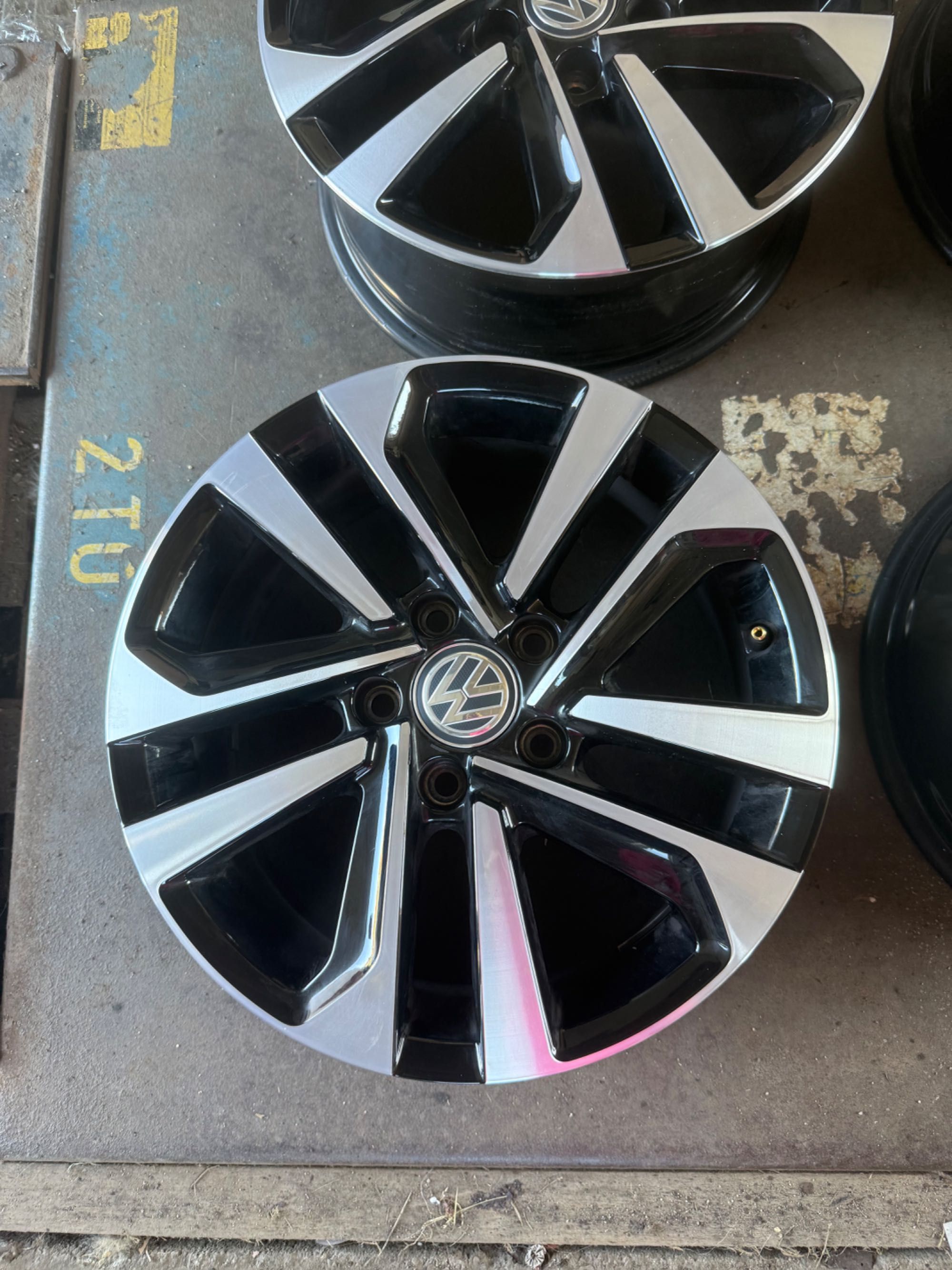Felgi aluminiowe VW OE ET 48 6,5jx160 5x112