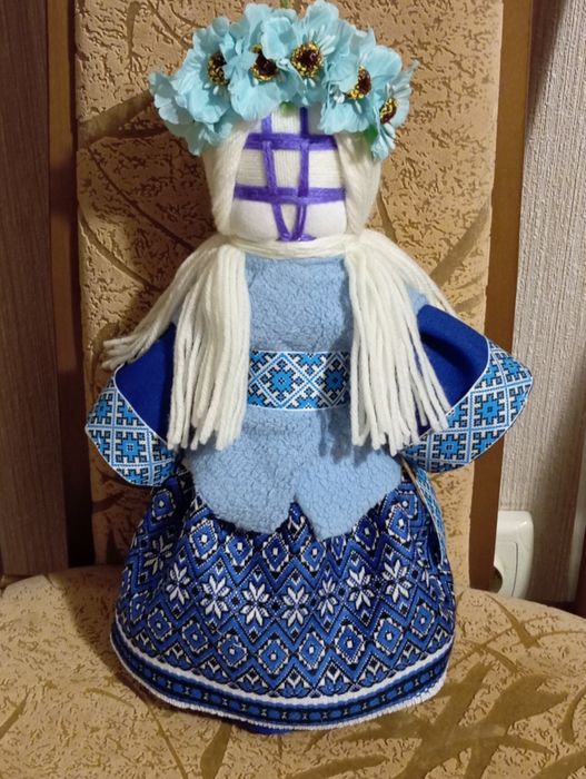 Лялька-- мотанка.