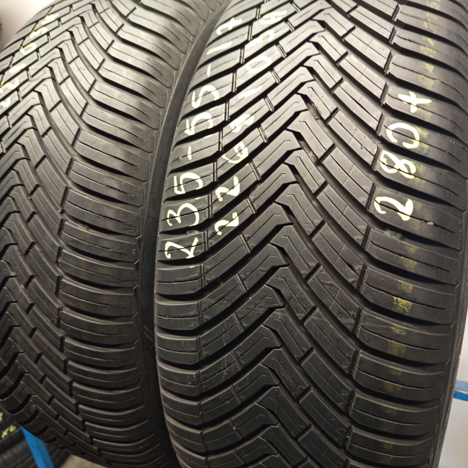 235/55R17 Continental AllSeasonContact