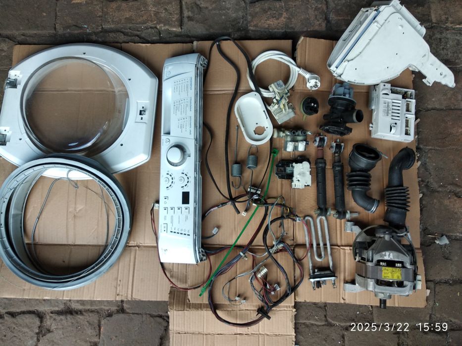 Запчастини пральної машинки Hotpoint Ariston ARSF100