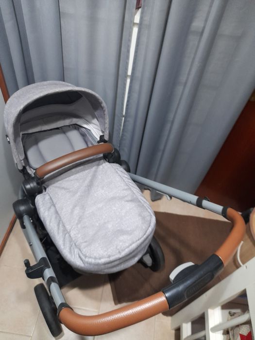 Vendo carrinho de bebé com alcofa bebeconfort