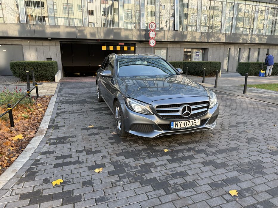 Mercedes Benz W205 C 220