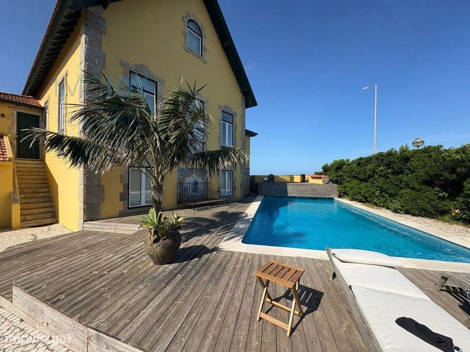 Fantástica Moradia T5+1 para Arrendamento na Parede em Cascais
