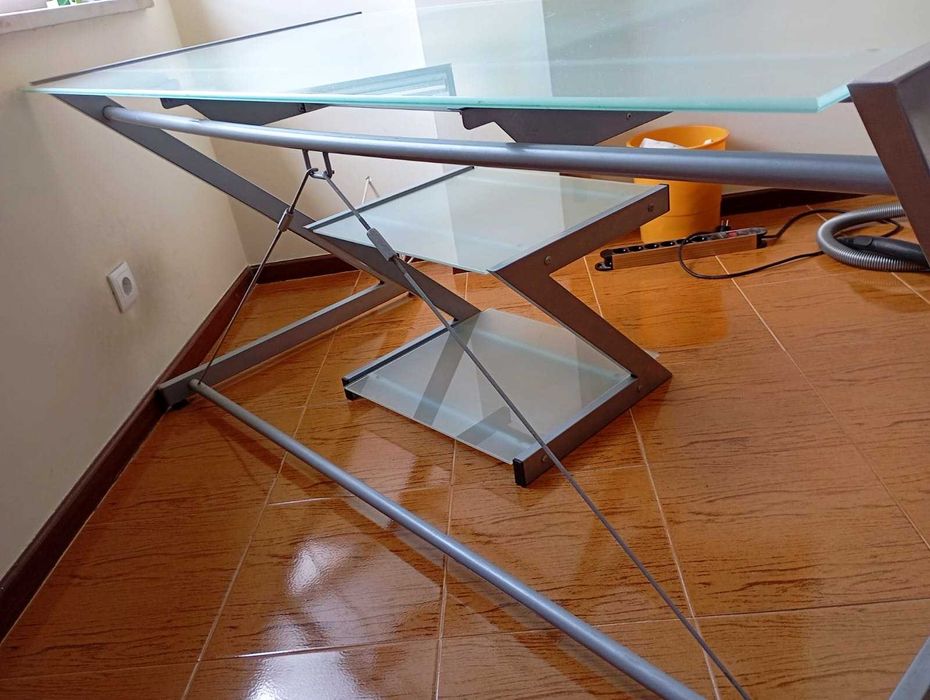 Conjunto Secretária de Estúdio + Mesa-Estante