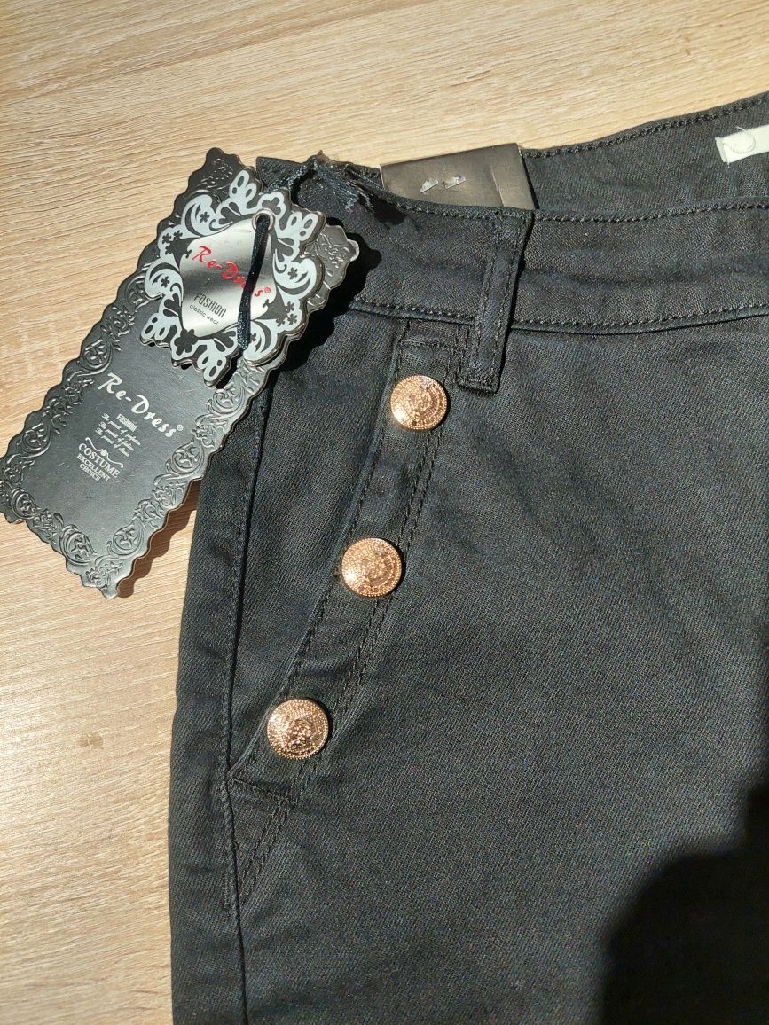 Spodnie czarne jeansy z guzikami