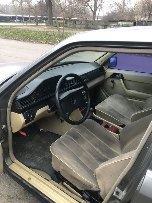 Продам Mercedes Benz w124 2.3