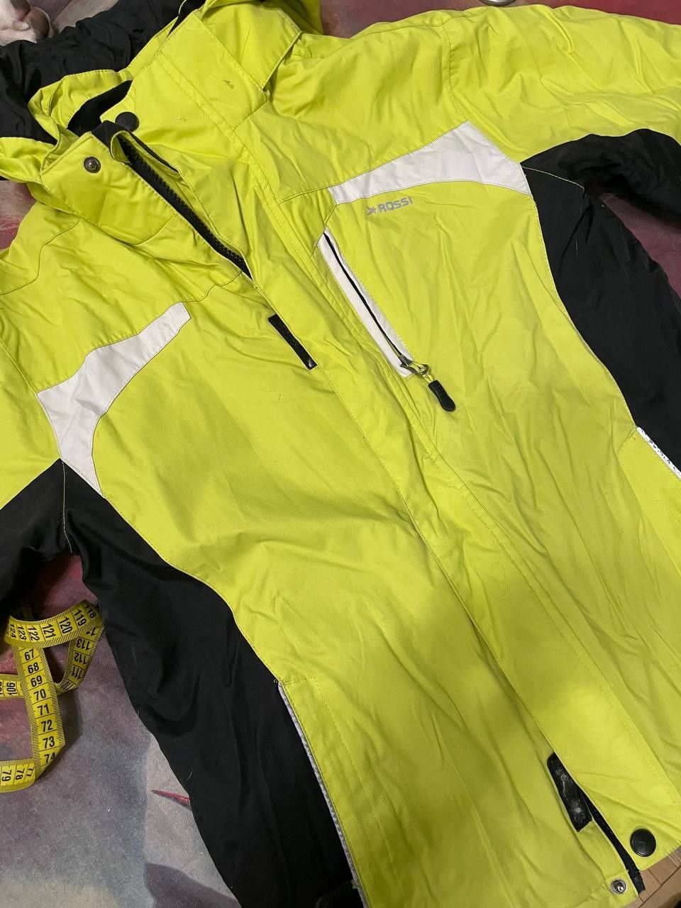 Сноубордическая горнолыжная куртка S или подростковая Rossi