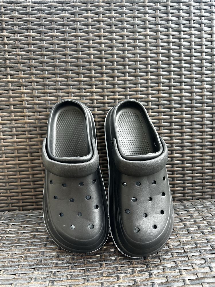 Продам кроксы