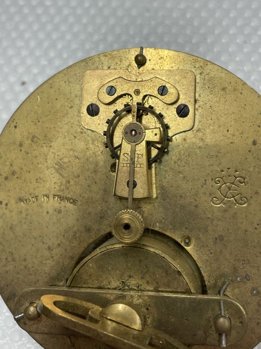 Mechanizm zegara na części lub nsprawy