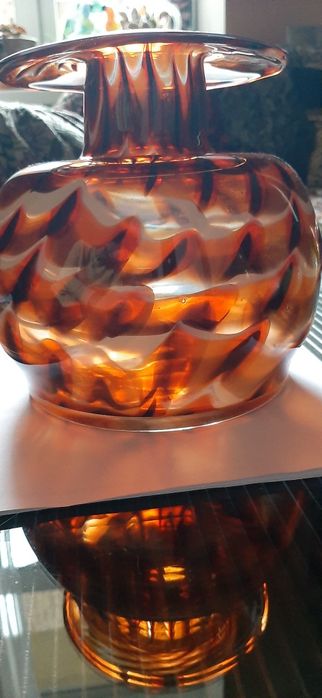 Надзвичайно красива ваза ручної роботи, гутне скло