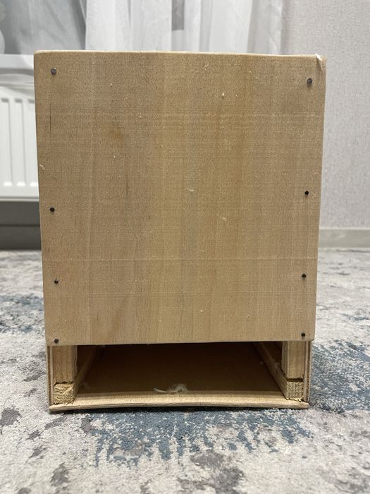 Гніздо для розведення папуг, буда