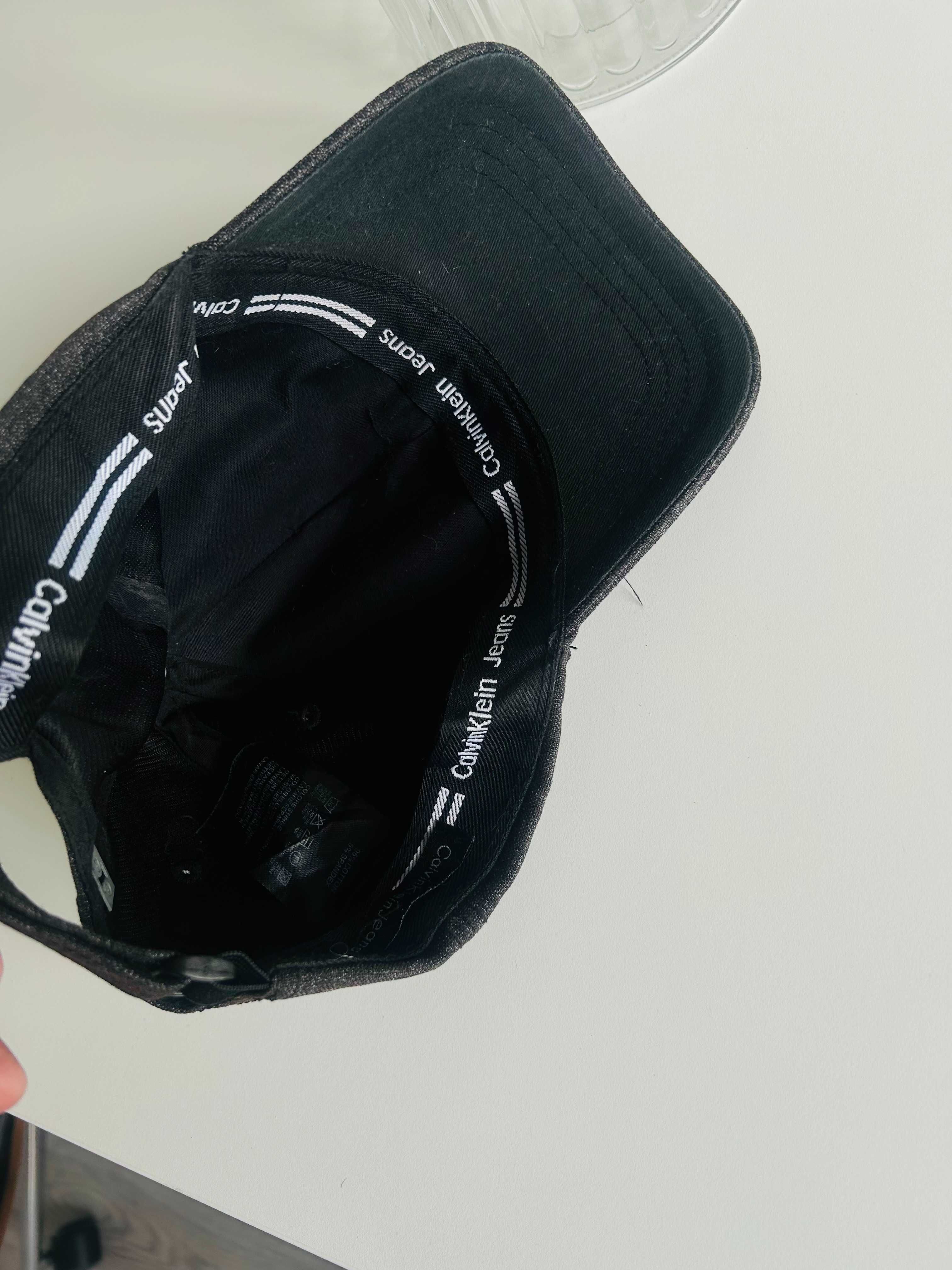 Czapka z daszkiem Calvin Klein/ Czapka Calvin Klein z daszkiem brązowa