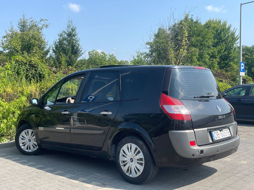 Renault Scenic 1.9d // Klima // Skora // 7 Osob // Panorama //