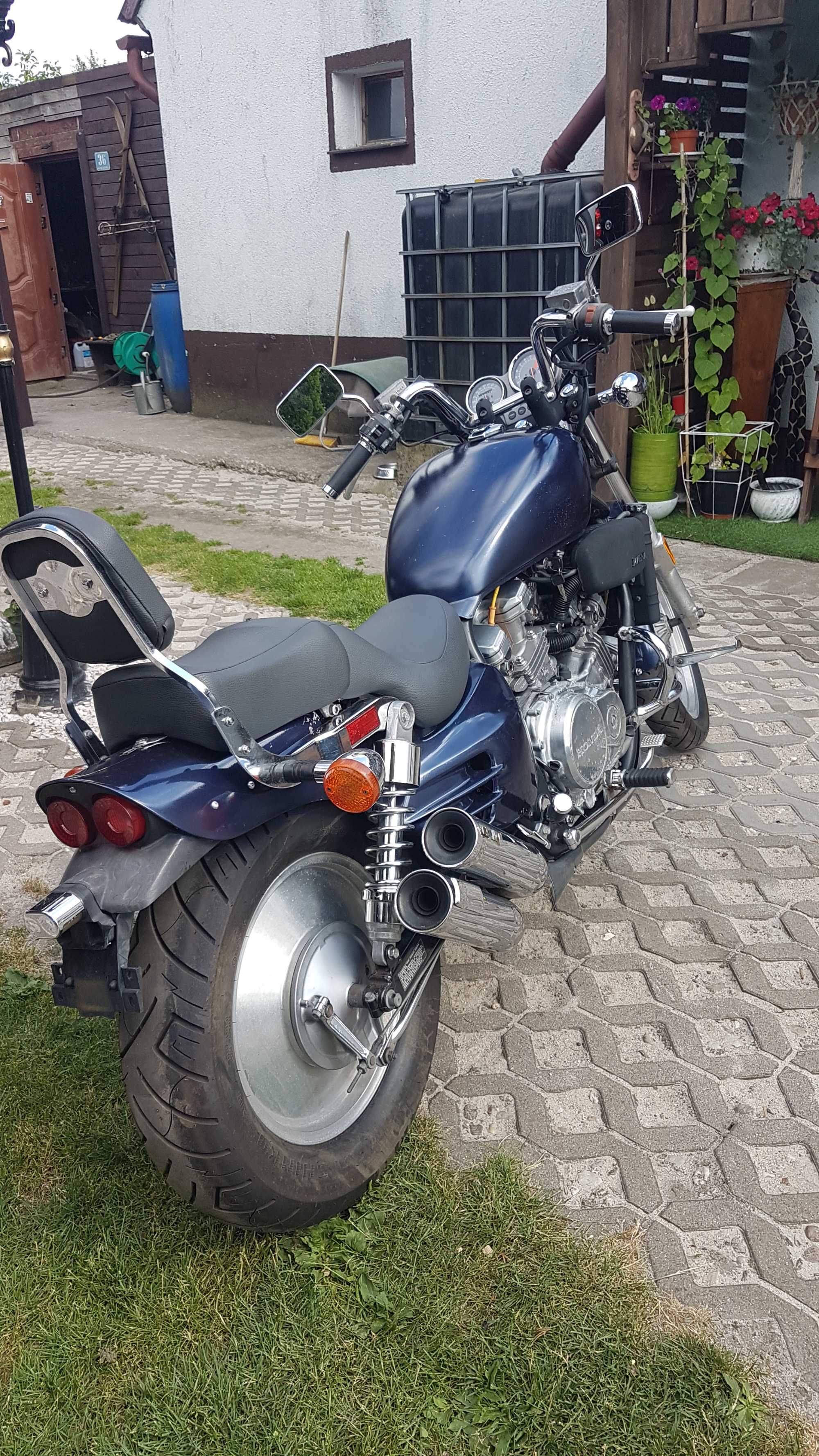Honda VF700C Supermagna -sprowadzona