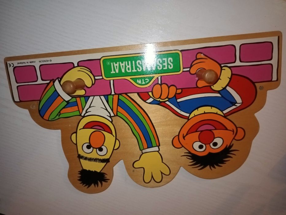 wieszak na ręcznik Ulica Sezamkowa  dla dzieci.