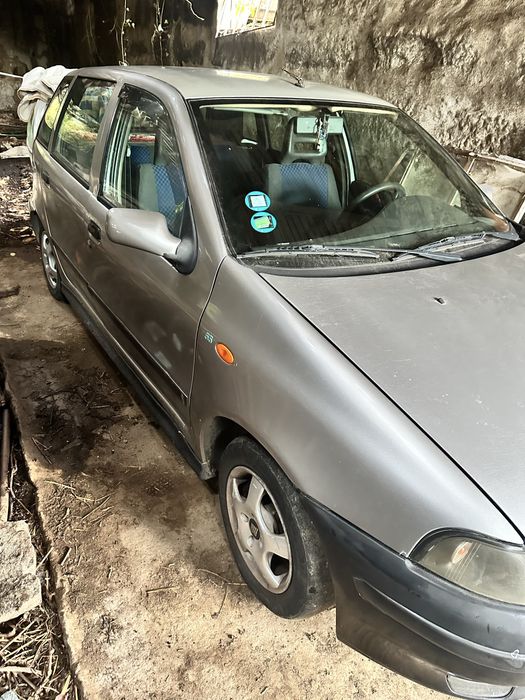 Fiat punto…………….