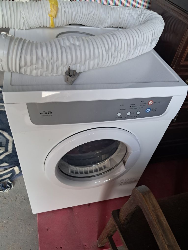 Maquina secar roupa como nova