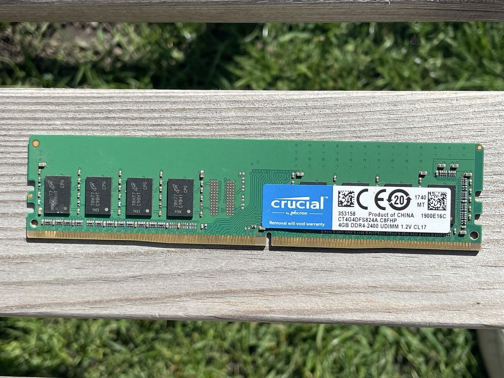 Оперативна пам’ять Crucial 4GB DDR4 2400MHz UDIMM (CT4G4DFS824A.C8FHP)
