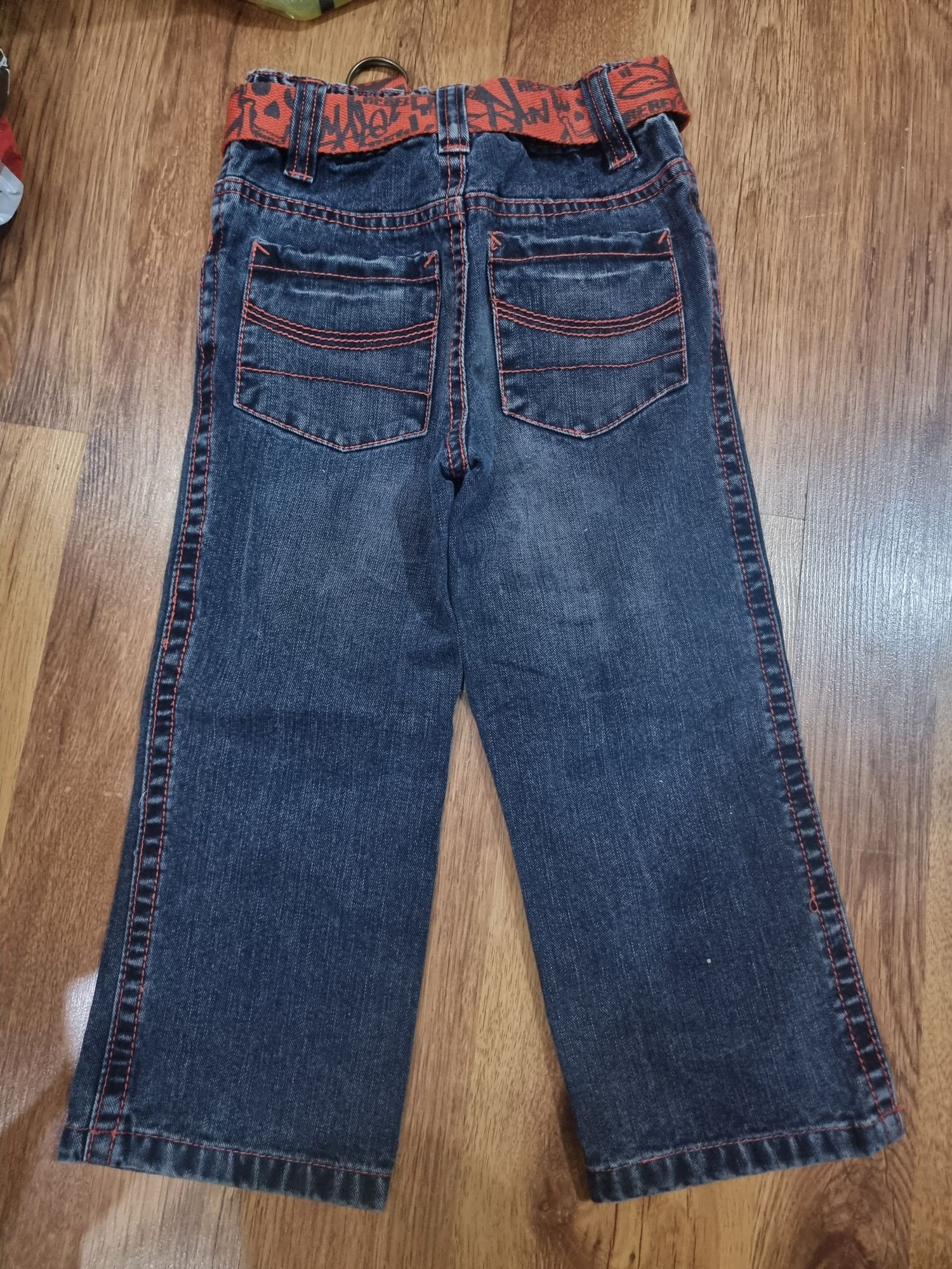 Spodnie jeansowe z paskiem roz 98