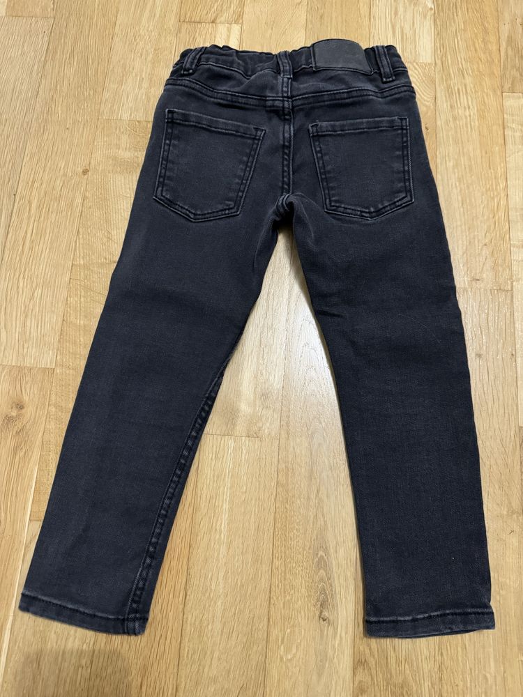 Szare jeansy 104