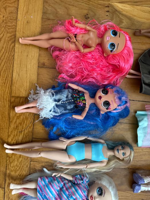 4. Duża paczka lalek Barbie , LOL itp.