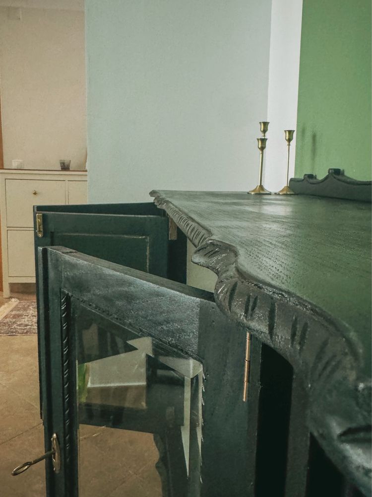 Aparador antigo em carvalho maciço – restaurado e exclusivo