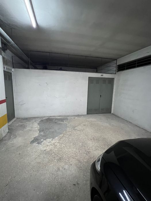 Armazém /  arrumos grandes + lugar estacionamento rio tinto MacDonalds