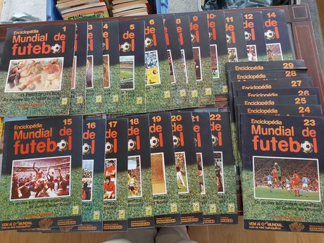 Fascículos da Enciclopédia Ilustrada Mundial de Futebol 1981