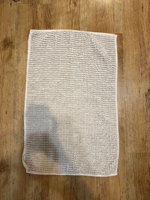 Dywan łazienkowy beżowy