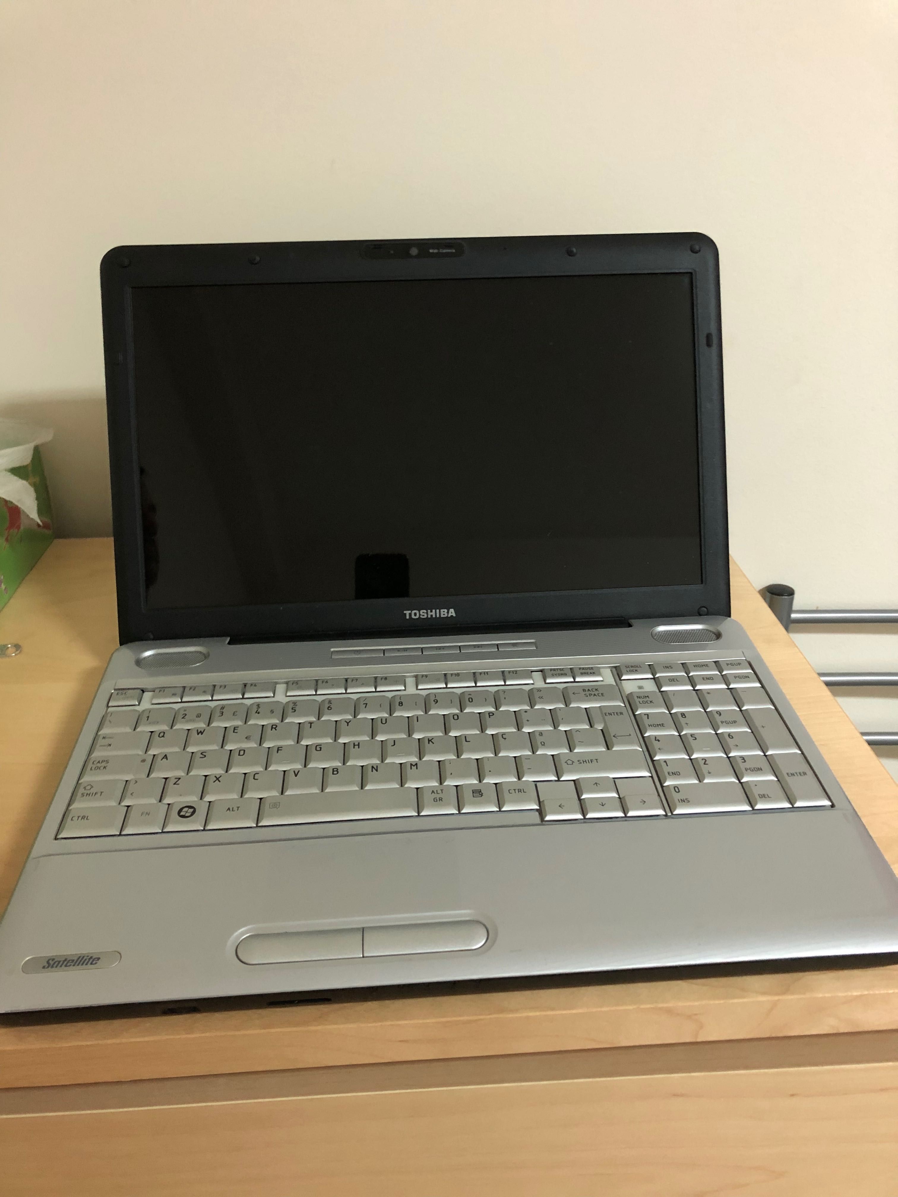 Toshiba Satellite L500-19F para peças