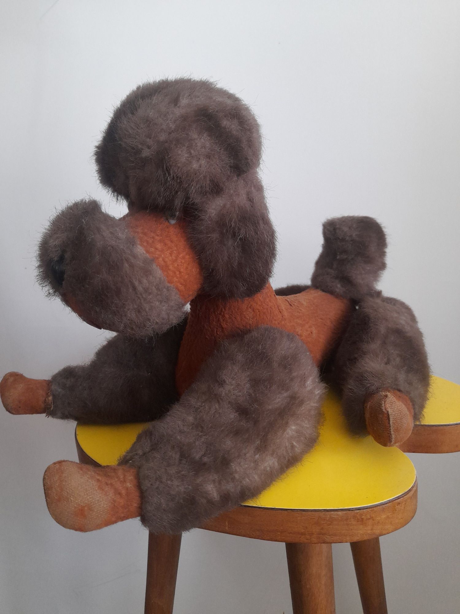 Cão "poodle" de peluche vintage