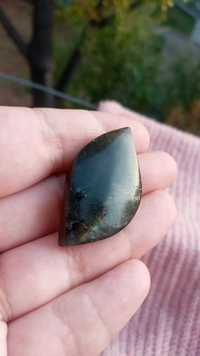 Натуральный камень лабрадор или лабрадорит