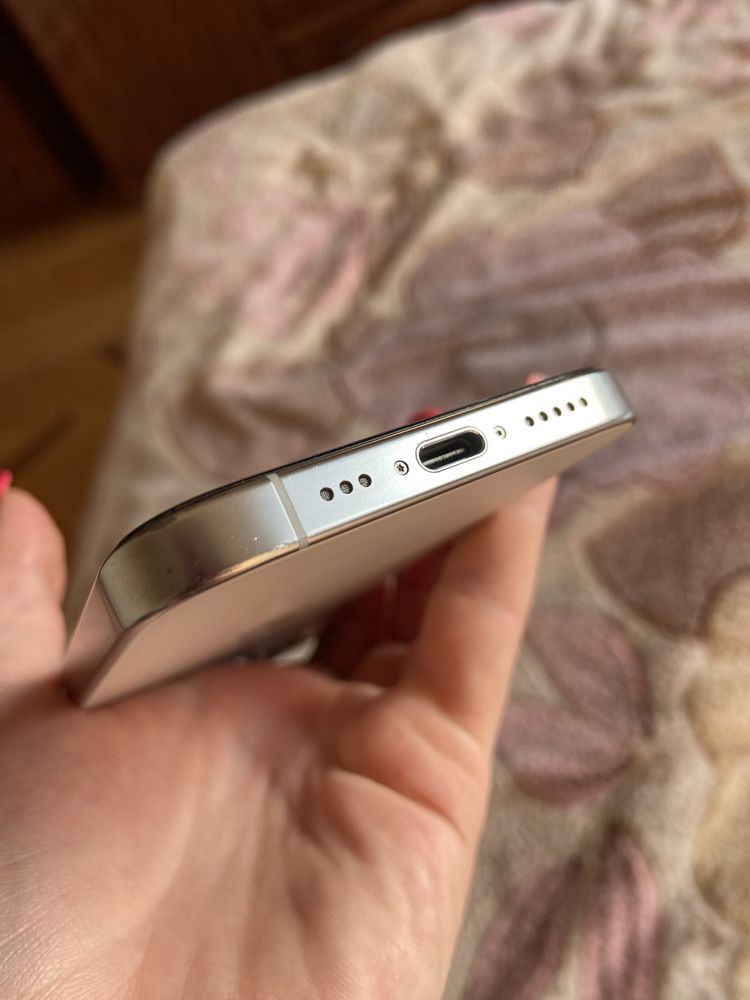 Iphone 16 pro 128 GB White neverlook