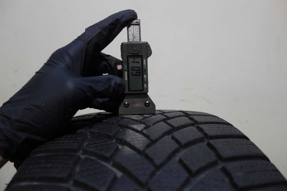 Opony zimowe 235/45/18 - BRIDGESTONE Blizzak LM005 XL