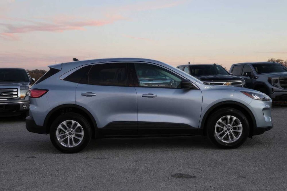 Ford Escape SE      2022