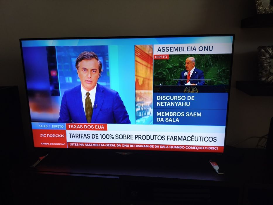 Televisão LG de 49 polegadas (disponível em novembro)