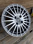 777 R13 4/98 новые диски Ваз